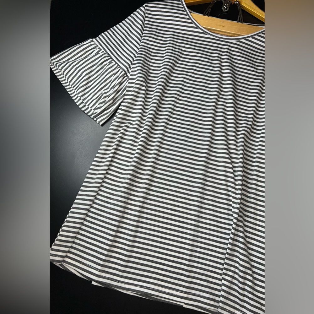 Tickled teal Grey & White Striped Flare Sleeve Tunic size XL NWOT